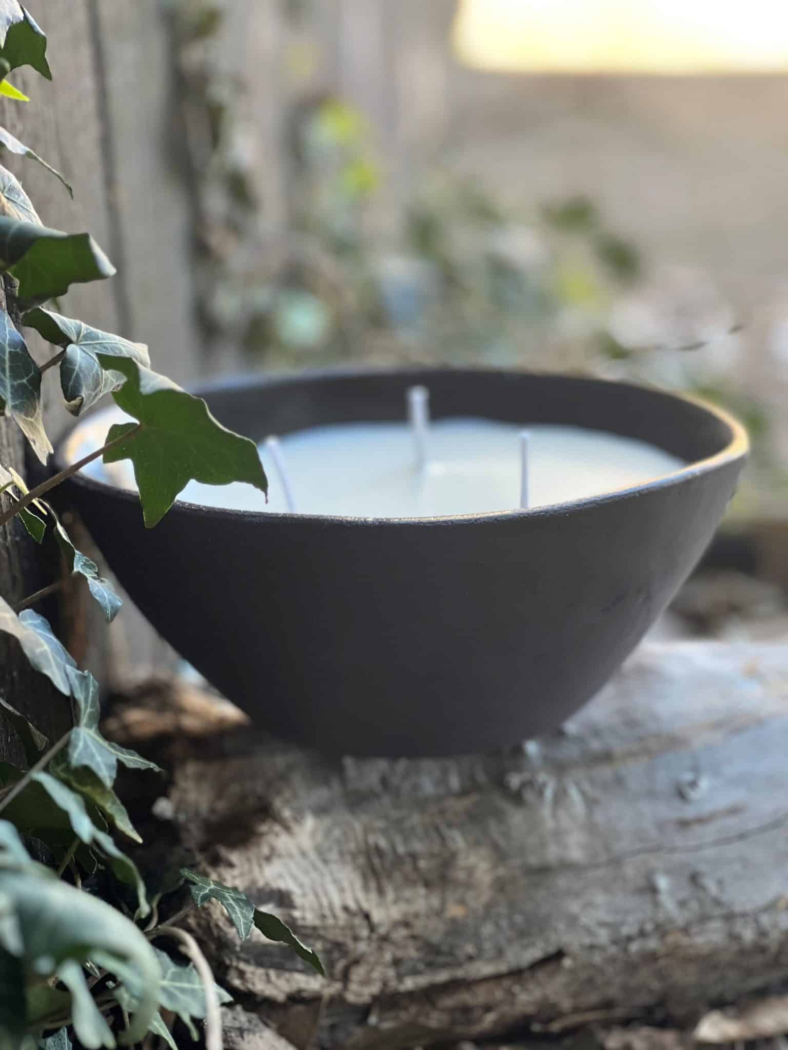 Bougie artisanale parfumée – Contenant en grès noir fait main dans les Vosges – Image 4